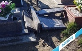 Zniszczone nagrobki na zabrzańskim cmentarzu    