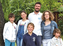 – Korzyści z tego pomysłu odczuwa cała nasza rodzina – podkreślają Emilia i Kamil Szczesiakowie.