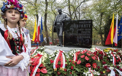 ▲	– Teraz wszyscy ojcowie naszej niepodległości są na swoim miejscu – mówił prezydent Andrzej Duda.