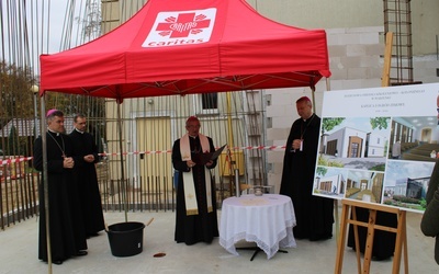 Poświęcenia dokonał abp Sławoj Leszek Głódź, bp Wiesław Szlachetka oraz bp Zbigniew Zieliński.