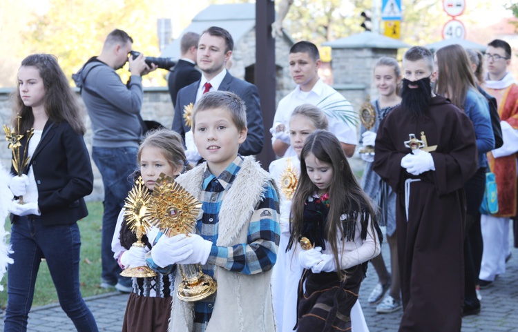 Korowod Świętych w bazylice w Hałcnowie - 2019