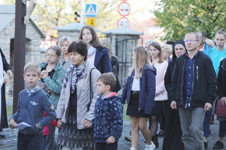 Korowod Świętych w bazylice w Hałcnowie - 2019