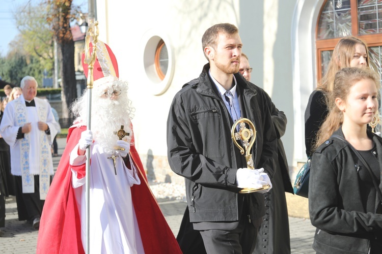 Korowod Świętych w bazylice w Hałcnowie - 2019