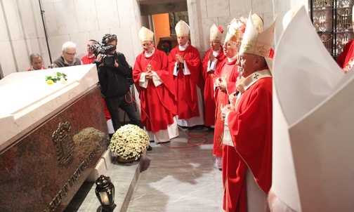 "Mamy tylko Jezusa". Przesłanie Rattiego wciąż aktualne