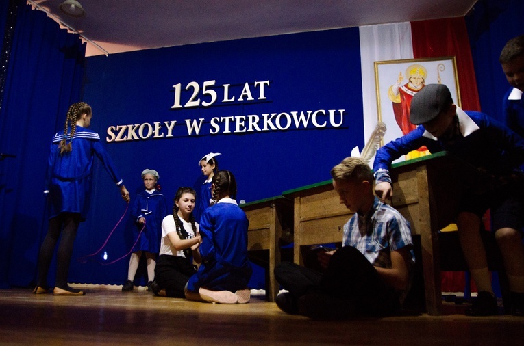 125 lat szkoły w Sterkowcu