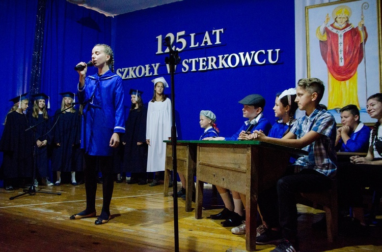 125 lat szkoły w Sterkowcu