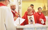 Wprowadzenie relikwii męczenników z Pariacoto do kościoła w Czernichowie