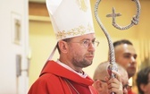 Wprowadzenie relikwii męczenników z Pariacoto do kościoła w Czernichowie