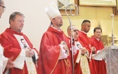 Wprowadzenie relikwii męczenników z Pariacoto do kościoła w Czernichowie