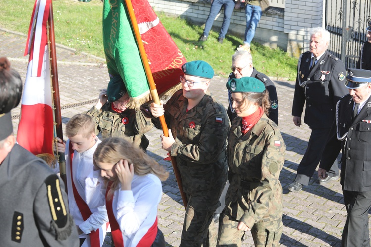 Wprowadzenie relikwii męczenników z Pariacoto do kościoła w Czernichowie