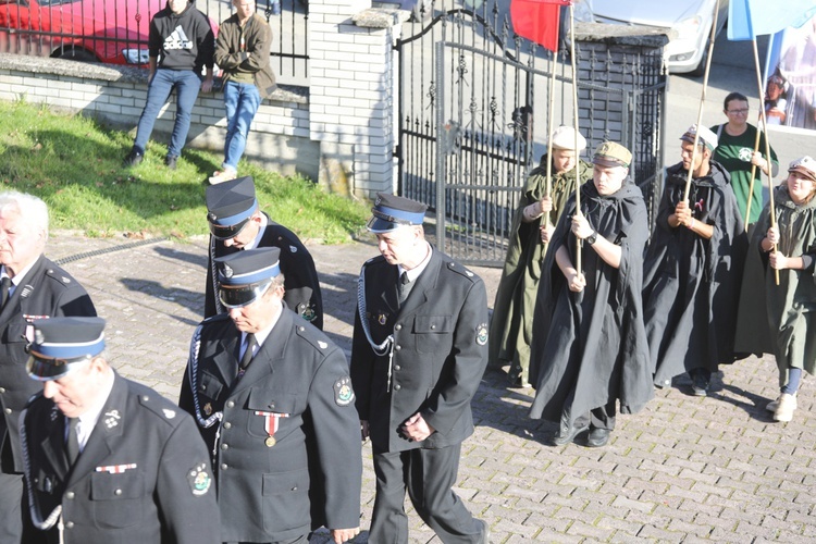 Wprowadzenie relikwii męczenników z Pariacoto do kościoła w Czernichowie