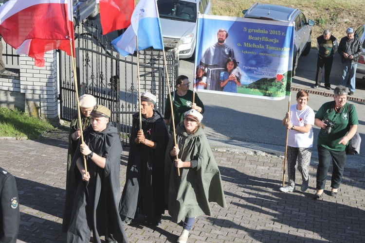 Wprowadzenie relikwii męczenników z Pariacoto do kościoła w Czernichowie