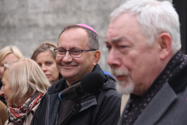 Odsłonięcie symbolu Drogi św. Jakuba w Krakowie