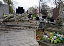 Zebrane pieniądze przeznaczone zostaną na renowację zabytkowych nagrobków na cmentarzu przy ul. Limanowskiego.