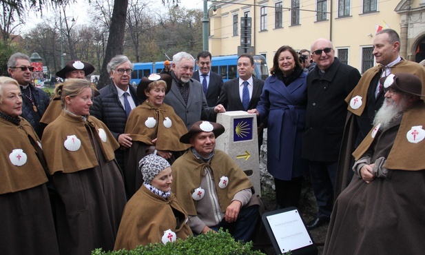 W Krakowie stanął pierwszy w Polsce znacznik Drogi św. Jakuba