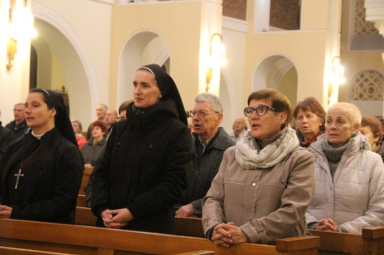 Poświęcenie witraży i kaplicy wieczystej adoracji w Tarnowie-Mościcach