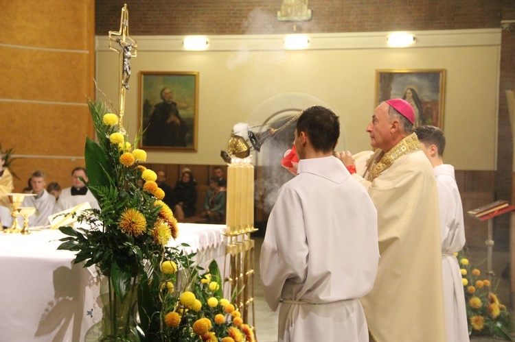 Poświęcenie witraży i kaplicy wieczystej adoracji w Tarnowie-Mościcach