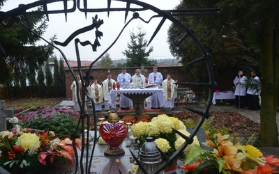 Msze św. na naszych cmentarzach 