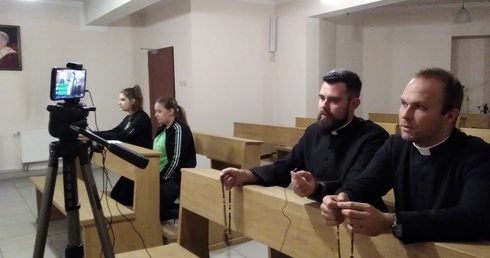 Legnica. Internetowy różaniec pielgrzymki