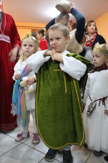 Bal Wszystkich Świętych w parafii pw. NMP Matki Miłosierdzia 