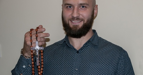 Odmawiam Różaniec. To potężna broń, a ja mam o co walczyć