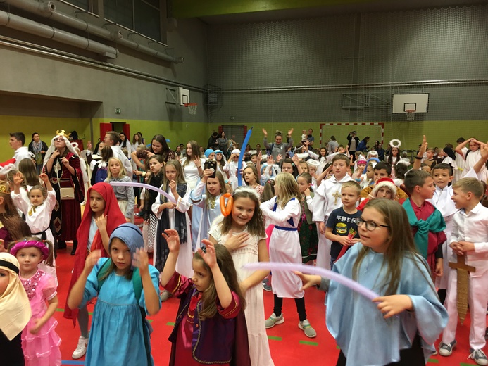 Kobiór. Bal Wszystkich Świętych