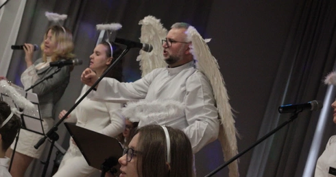 Salezjan zaprosił świętych