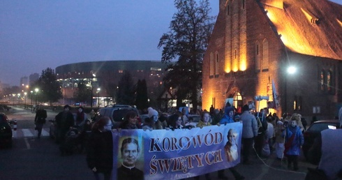 Lubin. Święci na ulicach
