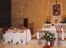 Sochaczewscy wierni adorowali Najświętszy Sakrament i wzywali wstawiennictwa świętych.