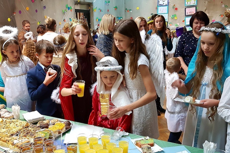 Bal świętych w kołobrzeskiej parafii mariackiej