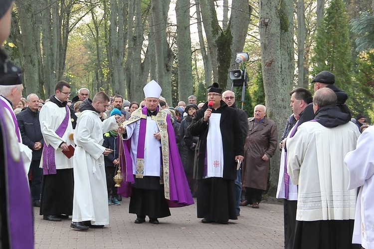 Msza św. w uroczystość Wszystkich Świętych w Koszalinie