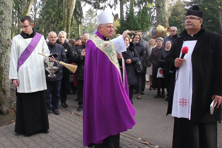 Msza św. w uroczystość Wszystkich Świętych w Koszalinie