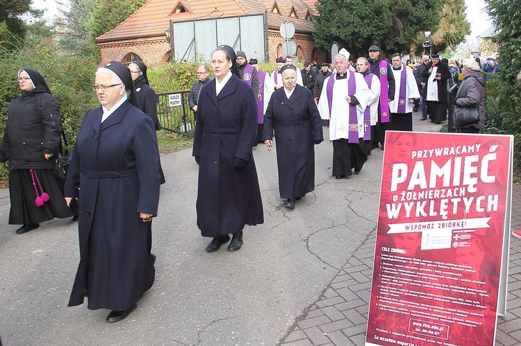 Msza św. w uroczystość Wszystkich Świętych w Koszalinie