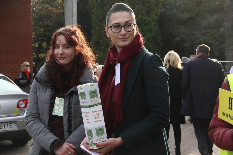 Zbiera czterystu, datki wrzucają tysiące. "Dar serca" dla hospicjum w Koszalinie