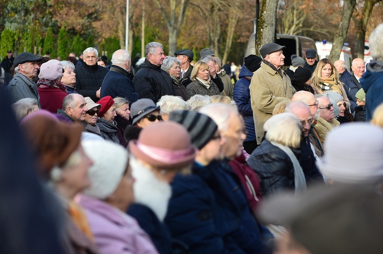 Olsztyn. Wszystkich Świętych - cmentarz na ul. Poprzecznej