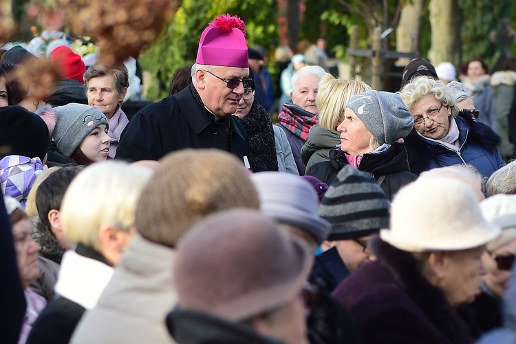 Olsztyn. Wszystkich Świętych - cmentarz na ul. Poprzecznej