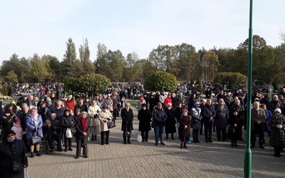 Na wszystkich nekropoliach w diecezji sprawowane były Eucharystie.