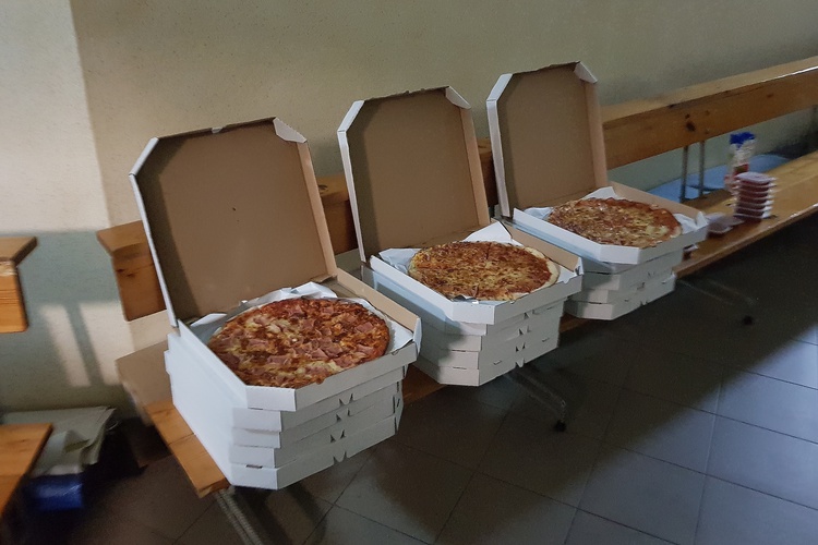 Najpierw bal, nazajutrz… kino i pizza. Bal świętych w Pile