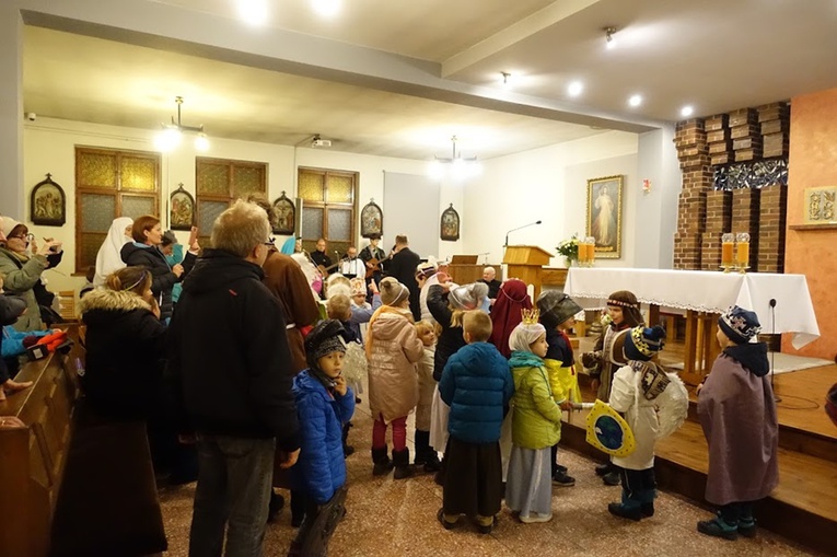 Parada i Bal Wszystkich Świętych we Wrocławiu-Strachocinie
