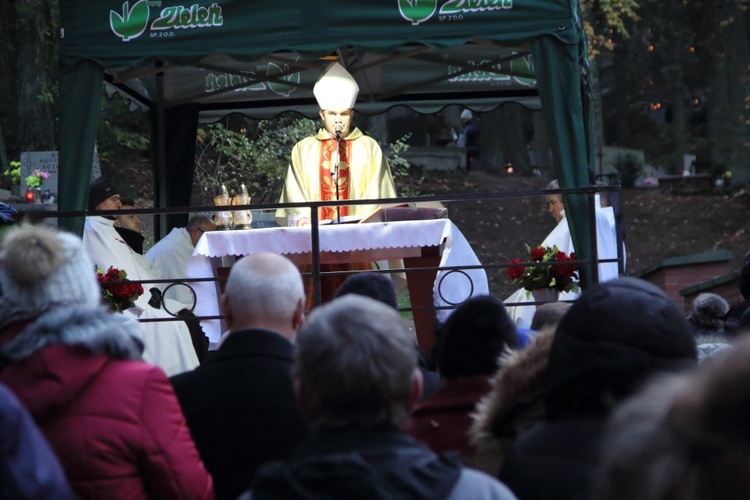 Dzień Wszystkich Świętych na Cmentarzu Srebrzysko w Gdańsku.