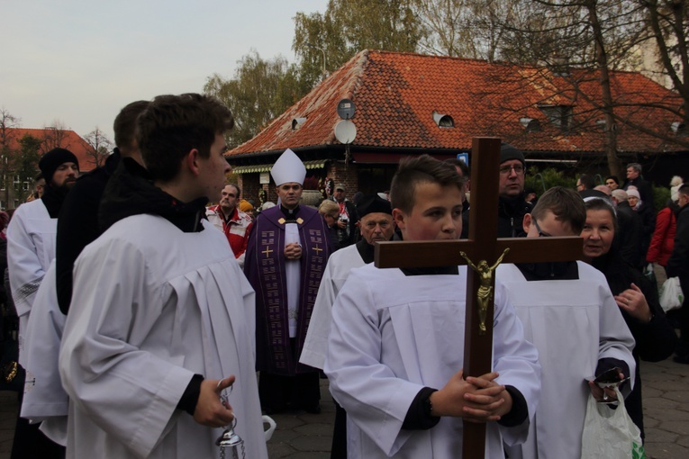 Dzień Wszystkich Świętych na gdańskim cmentarzu Srebrzysko