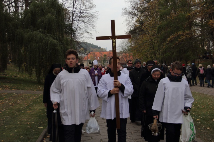 Dzień Wszystkich Świętych na gdańskim cmentarzu Srebrzysko