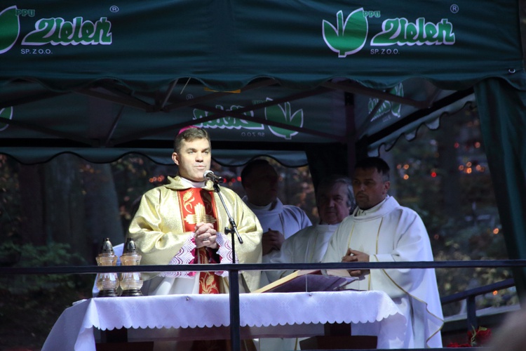 Dzień Wszystkich Świętych na gdańskim cmentarzu Srebrzysko