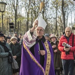 Procesja po Starych Powązkach