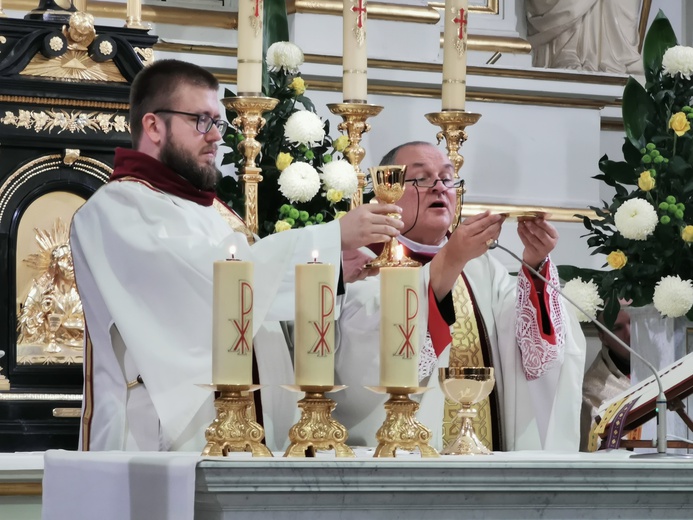 Procesja po Starych Powązkach