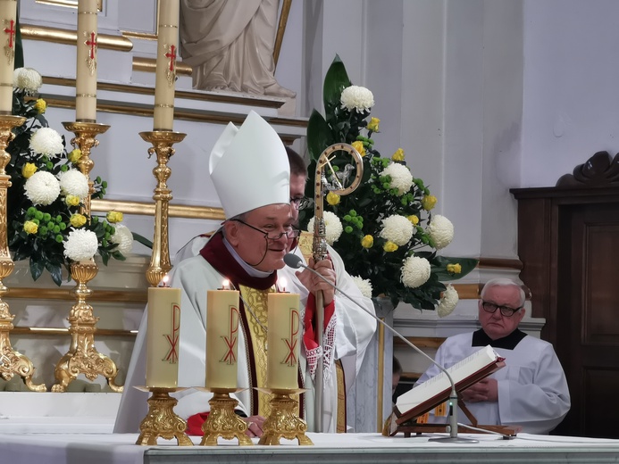 Procesja po Starych Powązkach