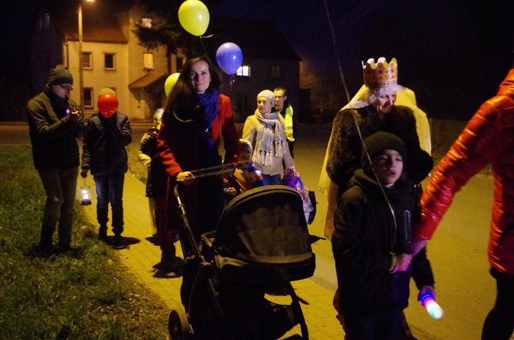 Pochód i Bal Wszystkich Świętych w Mrozowie