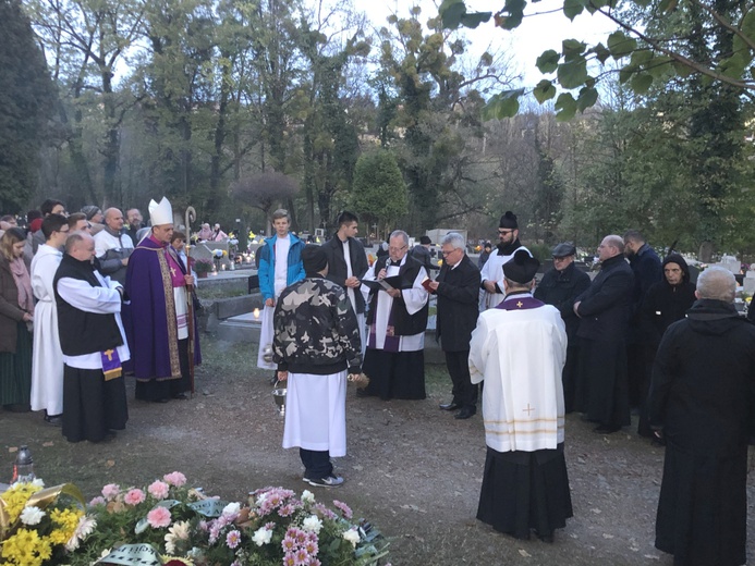 Bp Pindel we Wszystkich Świętych na cieszyńskim cmentarzu - 2019