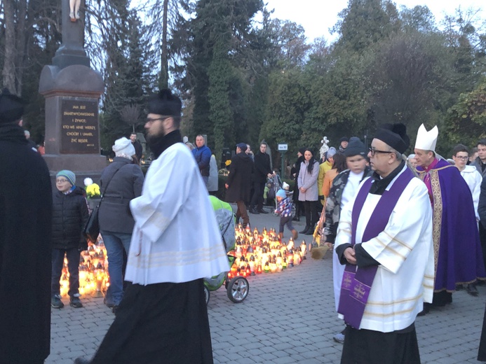 Bp Pindel we Wszystkich Świętych na cieszyńskim cmentarzu - 2019