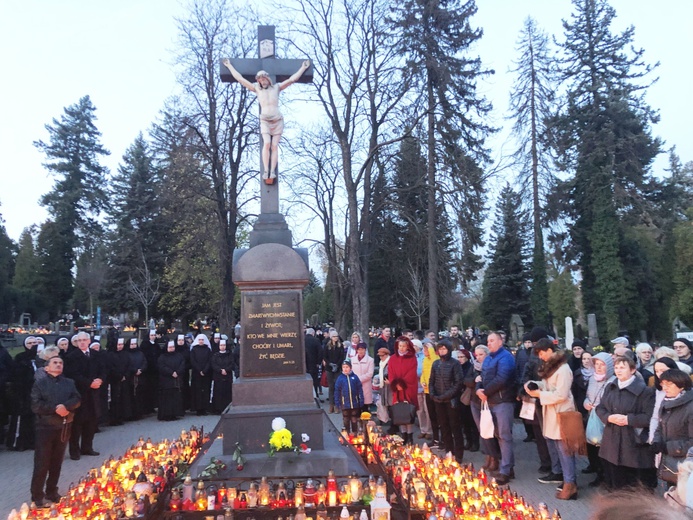 Bp Pindel we Wszystkich Świętych na cieszyńskim cmentarzu - 2019